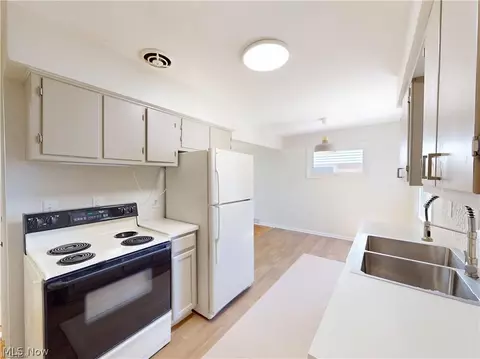 Kitchen - 1713 Empire Rd, Wickliffe, OH 44092 photo 3 of 3