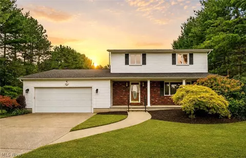 679 S Lake St, Amherst, OH 44001
