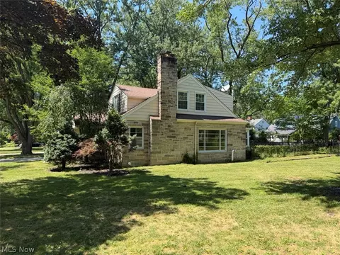 1531 Burlington Rd, Cleveland Heights, OH 44118