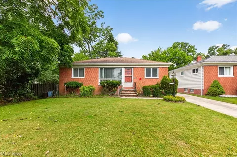 5984 Pearl Rd, Parma Heights, OH 44130