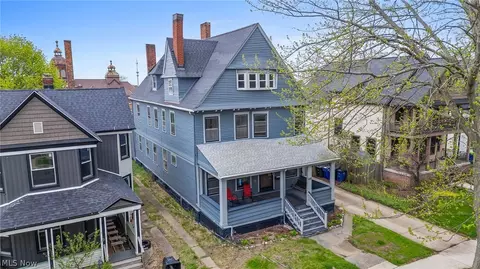 6110 W Clinton Ave, Cleveland, OH 44102