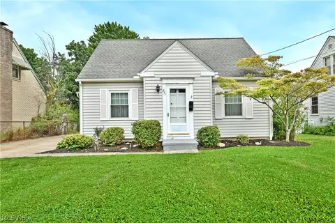 271 Parkgate Ave, Austintown, OH 44515