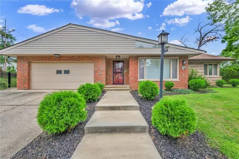 24303 Lake Rd, Bay Village, OH 44140