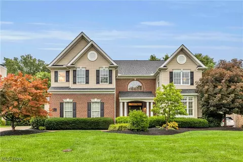 361 Harbor Ct, Avon Lake, OH 44012