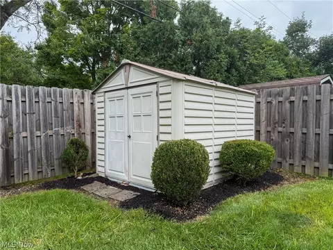 Exterior - 228 Wolcott Dr, Boardman, OH 44512 photo 5 of 6