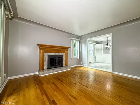 Living - 228 Wolcott Dr, Boardman, OH 44512 photo 2 of 3