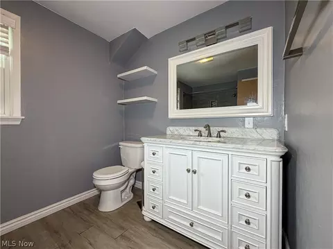 Bath - 228 Wolcott Dr, Boardman, OH 44512 photo 2 of 3