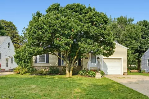 1628 Parker Dr, Mayfield Heights, OH 44124