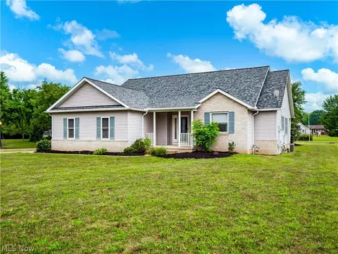 201 Cornerstone Pl, Wellington, OH 44090
