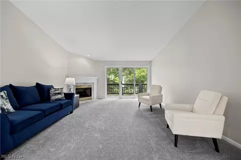 Living - 4648 Oak Point Rd, Lorain, OH 44053 photo 3 of 6
