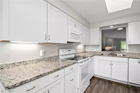 Kitchen - 4648 Oak Point Rd, Lorain, OH 44053 photo 1 of 4