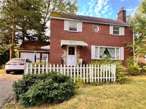 504 33rd St NW, Canton, OH 44709
