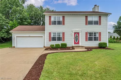 1062 Mcshane Dr, Cuyahoga Falls, OH 44221