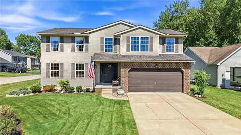 100 Laura Ln, Cortland, OH 44410