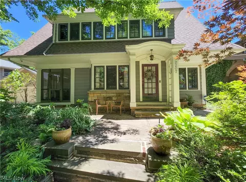 2207 Westminster Rd, Cleveland Heights, OH 44118