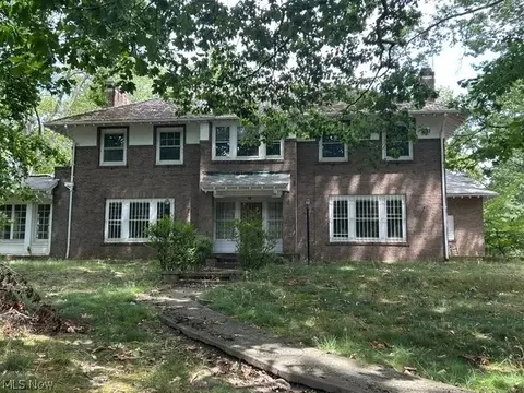 1229 East Blvd, Cleveland, OH 44108
