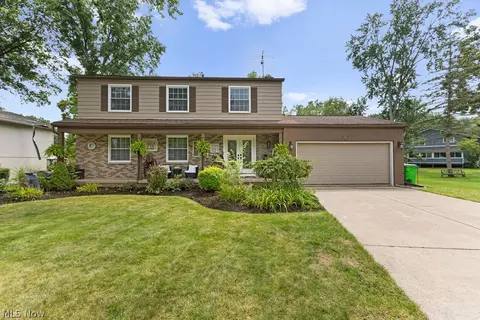 578 Martinique Cir, Stow, OH 44224