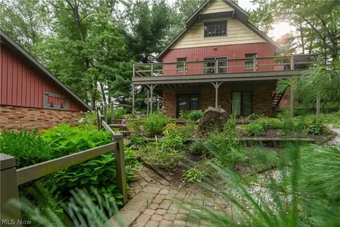 962 Shane Dr SW, Sugarcreek, OH 44681