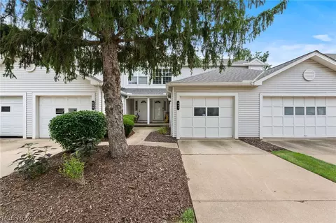 841 Overlook Ridge Dr, Cleveland, OH 44109