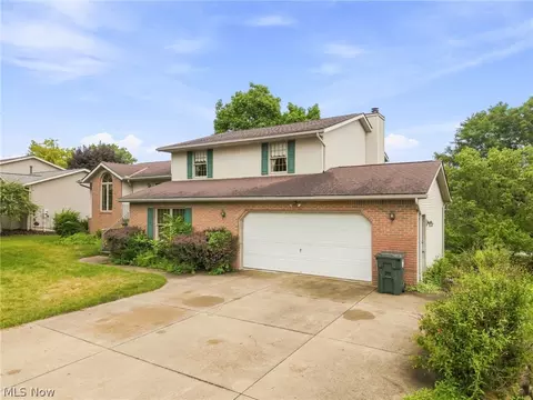 1421 44th St NE, Canton, OH 44714