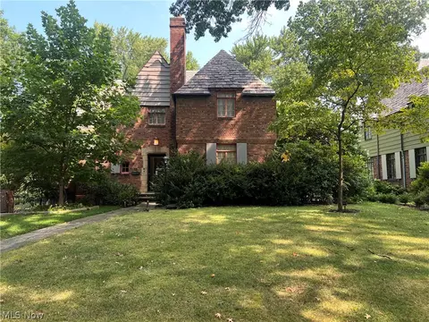 15541 Brewster Rd, East Cleveland, OH 44112