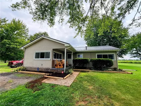 728 Johnson Plank Rd NE, Warren, OH 44481