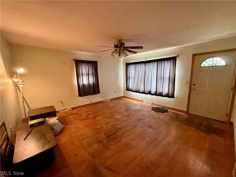Living - 327 Franklin Ave, Elyria, OH 44035 photo 1 of 1