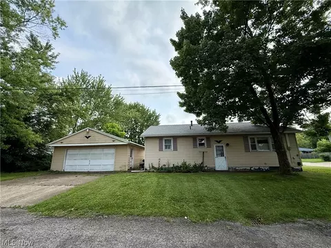 Other - 327 Franklin Ave, Elyria, OH 44035 photo 4 of 5