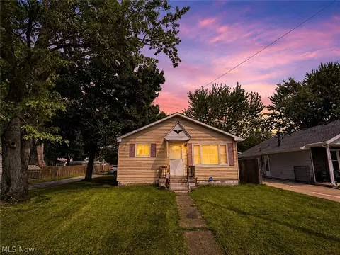 Exterior - 327 Franklin Ave, Elyria, OH 44035 photo 2 of 2