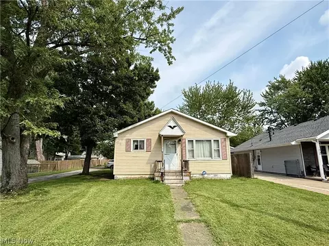 327 Franklin Ave, Elyria, OH 44035