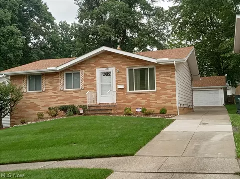 5621 Andover Blvd, Garfield Heights, OH 44125