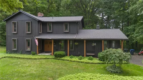 2166 Dow Dr, Akron, OH 44313