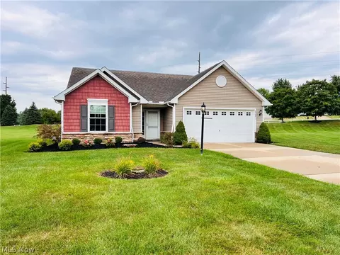 2989 Island Creek Dr, Medina, OH 44256