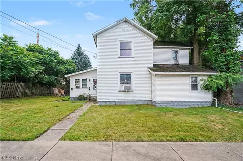 17 Wilson Ave, Girard, OH 44420