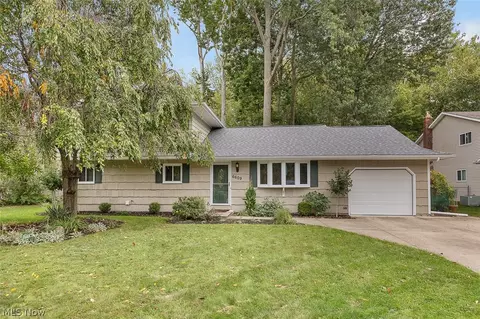 6609 Debbie Dr, North Ridgeville, OH 44039