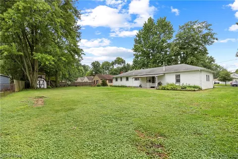Exterior - 814 S Logan St, Elyria, OH 44035 photo 5 of 5