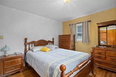 Bedroom - 814 S Logan St, Elyria, OH 44035 photo 3 of 6