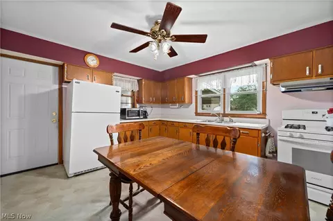 Kitchen - 814 S Logan St, Elyria, OH 44035 photo 2 of 2