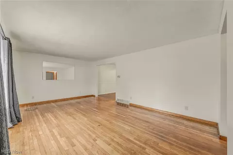 Living - 131 Yunker Ct, Elyria, OH 44035 photo 3 of 9