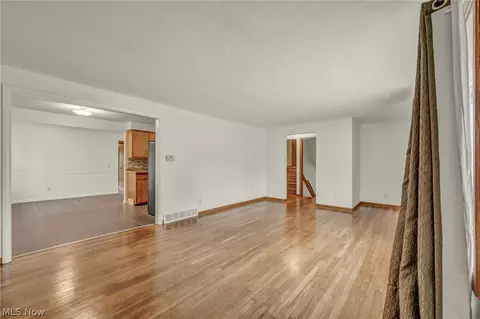 Living - 131 Yunker Ct, Elyria, OH 44035 photo 2 of 9