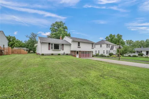 Exterior - 131 Yunker Ct, Elyria, OH 44035 photo 2 of 6