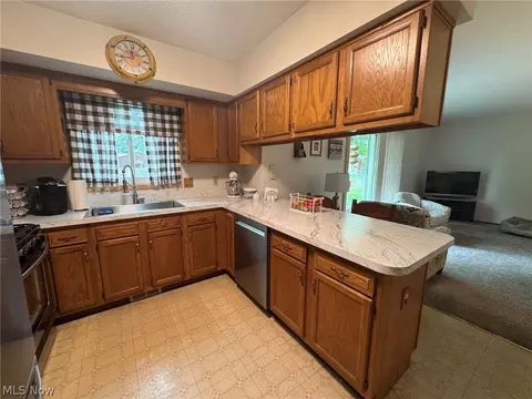Kitchen - 6116 Thunderbird Dr, Mentor, OH 44060 photo 1 of 4