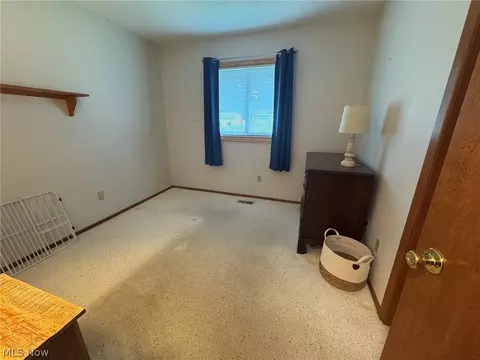 Bedroom - 6116 Thunderbird Dr, Mentor, OH 44060 photo 5 of 6