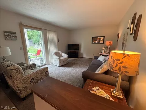 Living - 6116 Thunderbird Dr, Mentor, OH 44060 photo 3 of 3