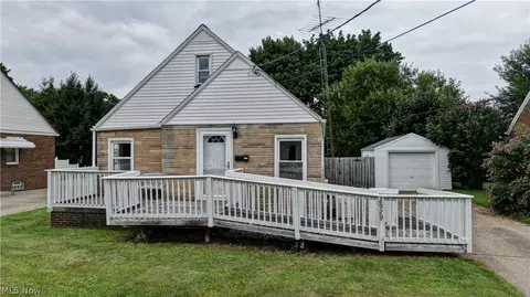 2929 Helen Pl NW, Canton, OH 44708