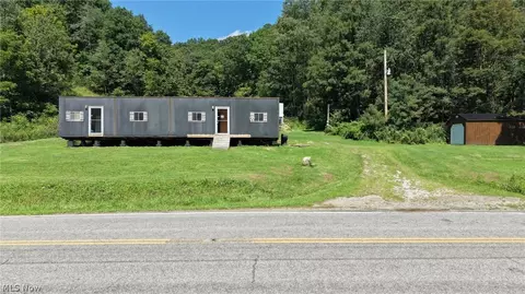 1054 Bergholz Rd SE, Bergholz, OH 43908