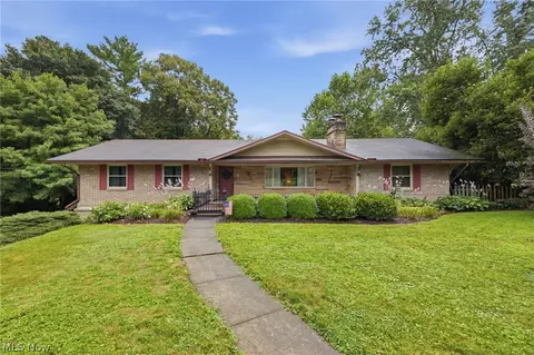 1807 Hanley Rd W, Mansfield, OH 44904