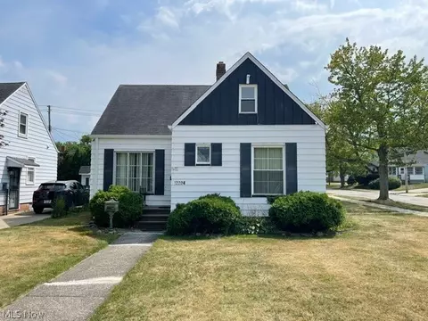12204 Oak Park Blvd, Garfield Heights, OH 44125