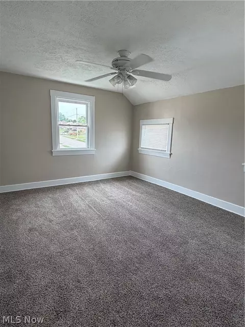 Bedroom - 456 W Wilson St, Struthers, OH 44471 photo 4 of 9
