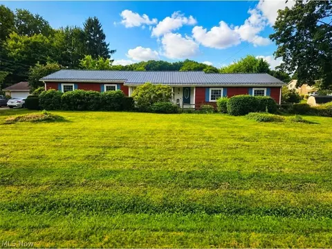 13290 Carla Ave NW, Uniontown, OH 44685
